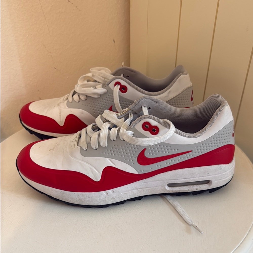 Nike Air Max Red and Gray Golf Shoes